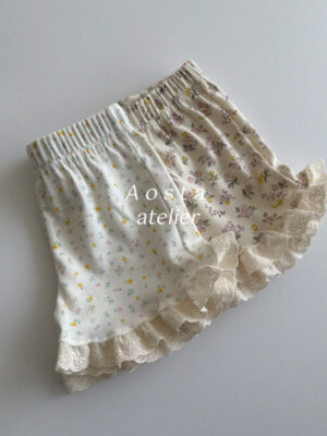 (預購)Aosta_夏_小碎花蕾絲滾邊短褲